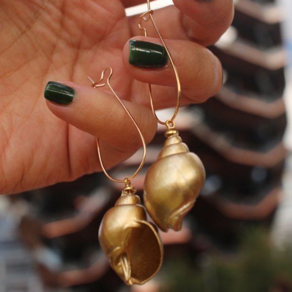 WowNYC Jewelry - NEW Shell gold drop hook dangle conch earrings